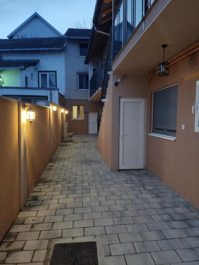 Apartmani Sladjana Novi Sad Exterior foto